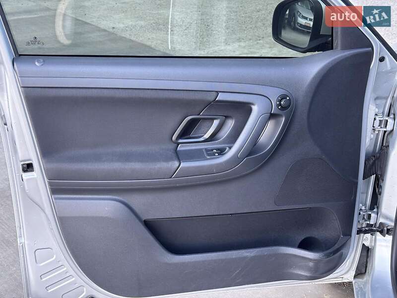 Хэтчбек Skoda Fabia 2011 в Львове