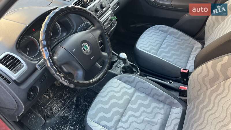 Хэтчбек Skoda Fabia 2008 в Чернигове