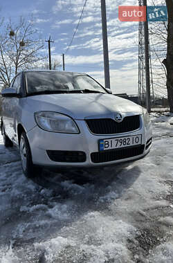 Хэтчбек Skoda Fabia 2008 в Новых Санжарах