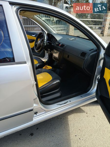 Хэтчбек Skoda Fabia 2002 в Черноморске