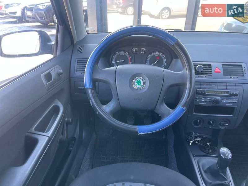 Хэтчбек Skoda Fabia 2006 в Киеве