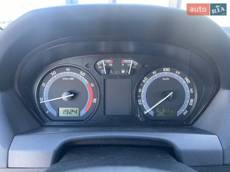 Хэтчбек Skoda Fabia 2006 в Киеве