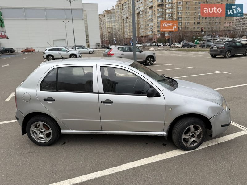 Хэтчбек Skoda Fabia 2002 в Киеве