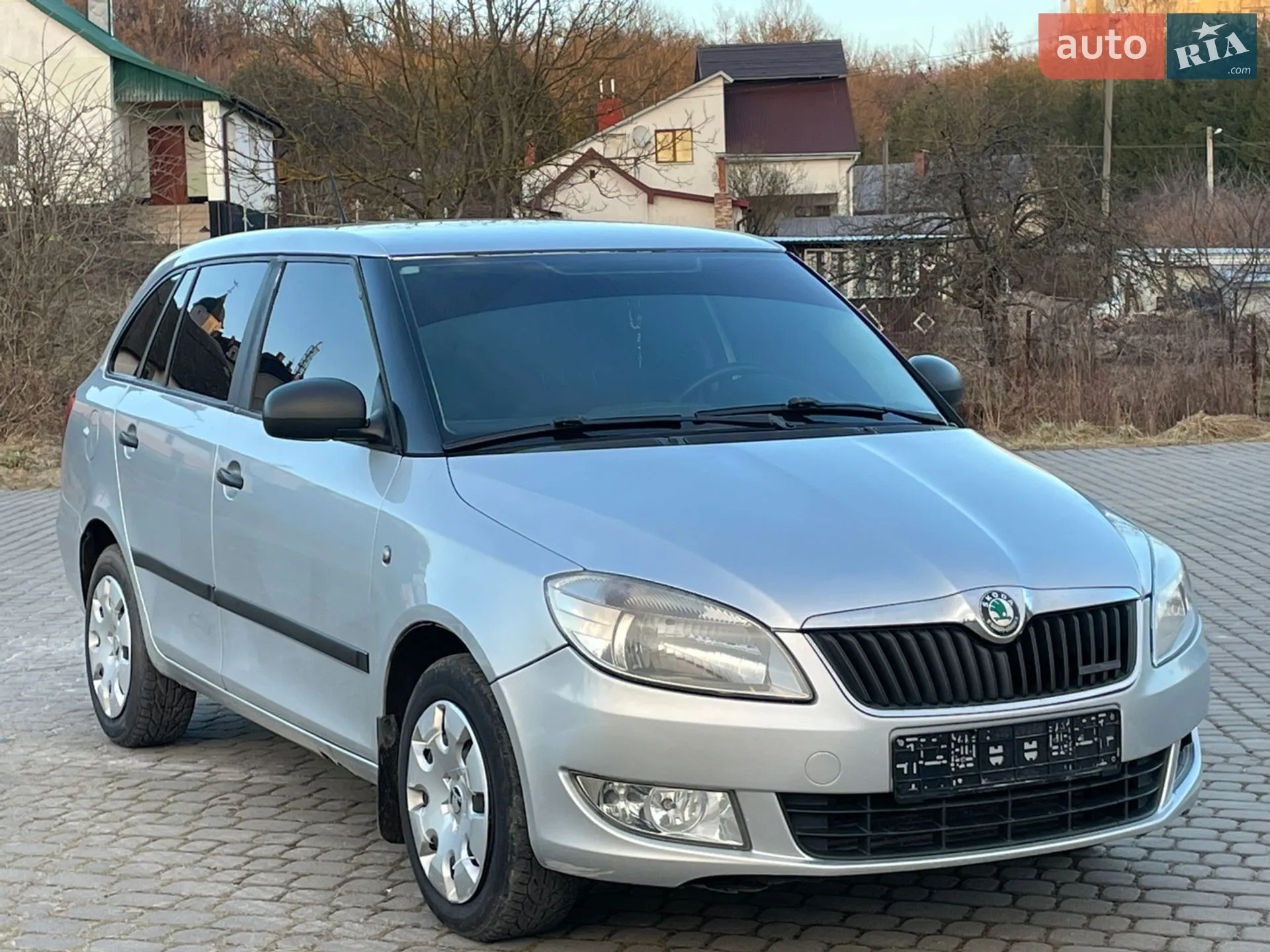 2011 Skoda Fabia - мініатюра 2