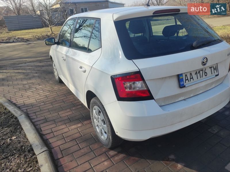 Хэтчбек Skoda Fabia 2018 в Днепре