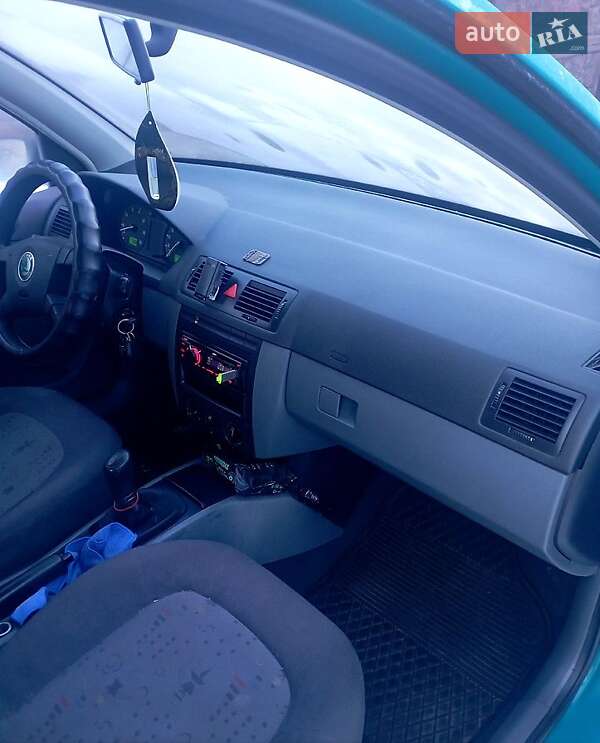 Хэтчбек Skoda Fabia 2002 в Харькове