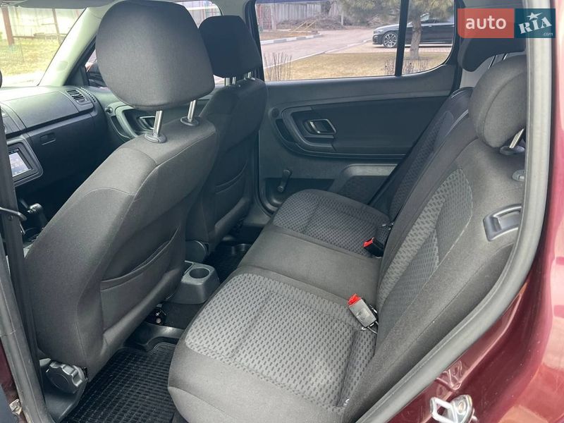 Хэтчбек Skoda Fabia 2011 в Запорожье