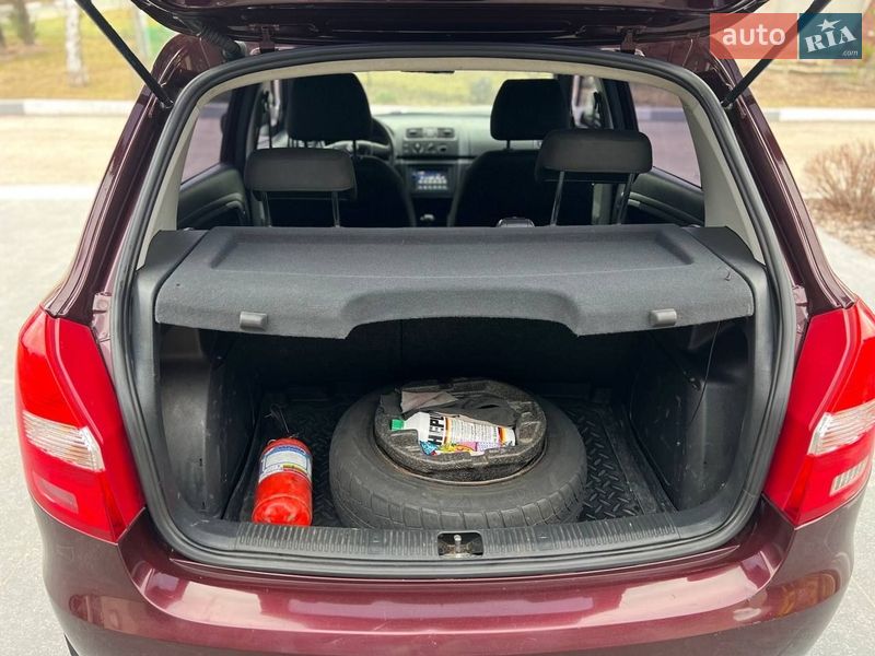 Хэтчбек Skoda Fabia 2011 в Запорожье