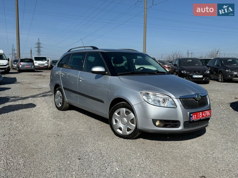 Универсал Skoda Fabia 2010 в Ровно