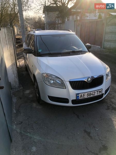 Универсал Skoda Fabia 2009 в Днепре