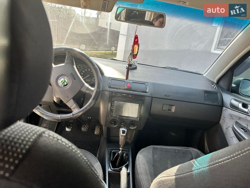 Хэтчбек Skoda Fabia 2002 в Стрые