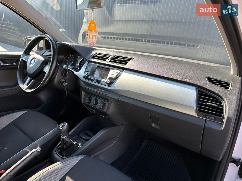 Хэтчбек Skoda Fabia 2015 в Мукачево
