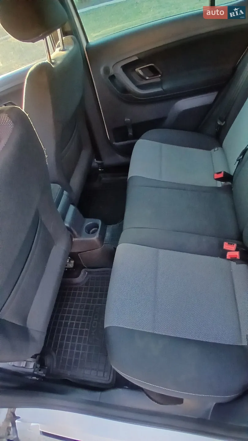 2013 Skoda Fabia - мініатюра 28