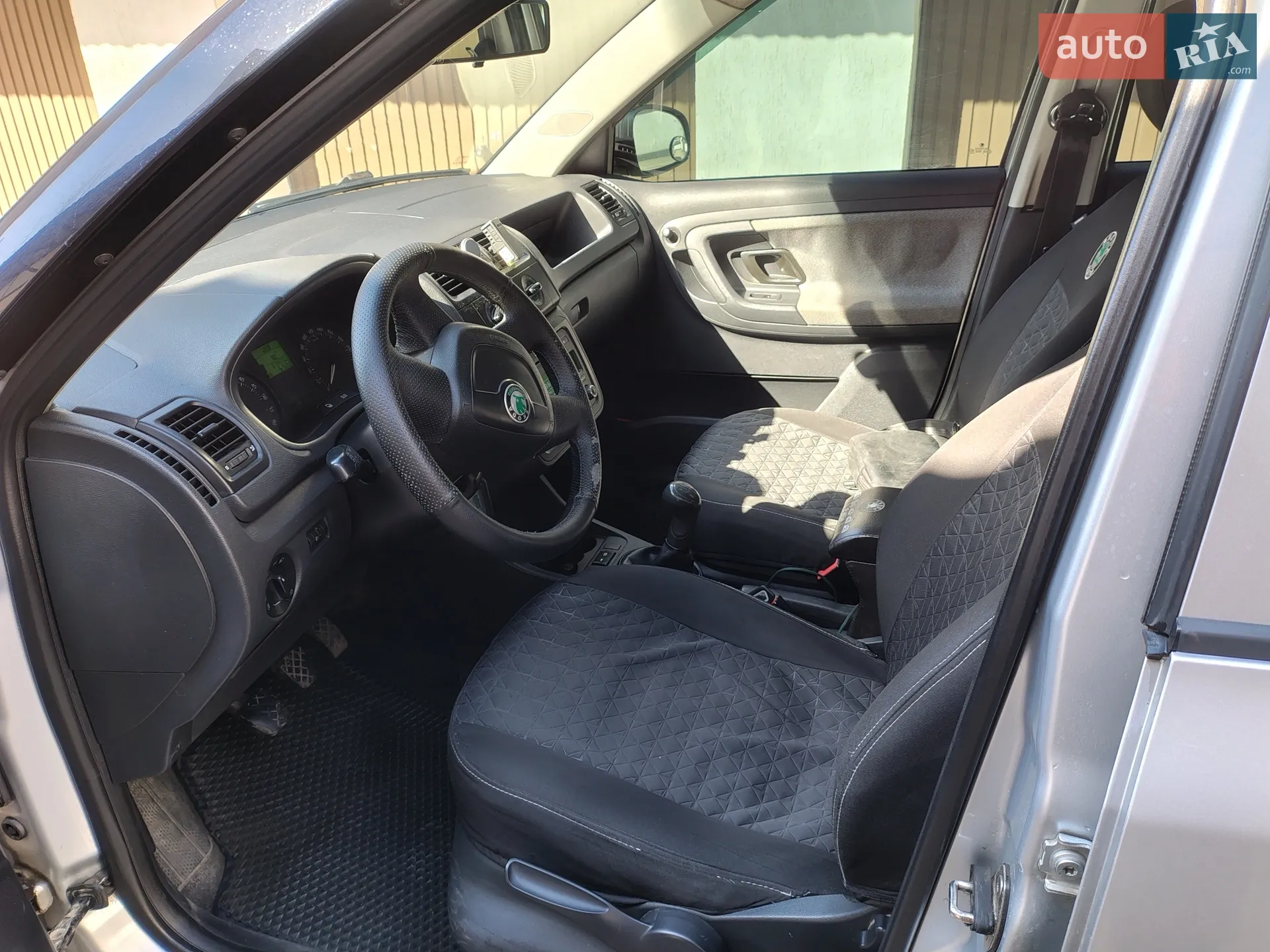 2010 Skoda Fabia - мініатюра 6