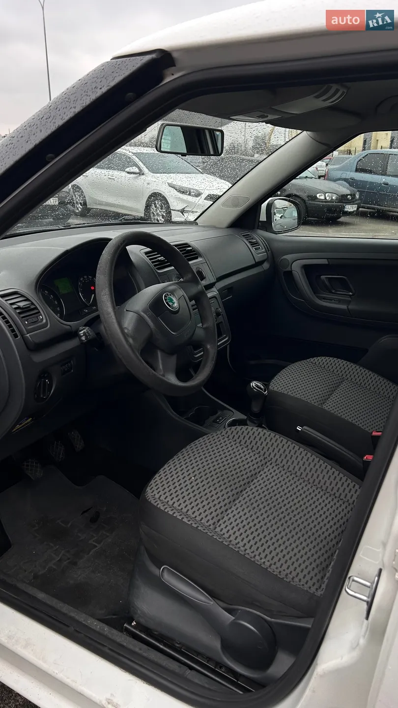 2012 Skoda Fabia - мініатюра 12