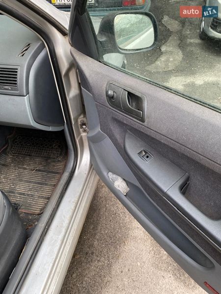 Хэтчбек Skoda Fabia 2001 в Киеве