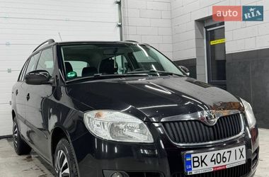 Универсал Skoda Fabia 2009 в Ровно