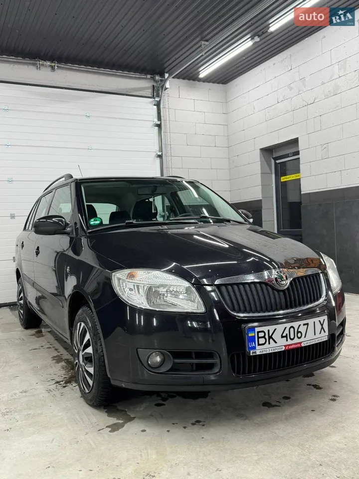 2010 Skoda Fabia - мініатюра 16