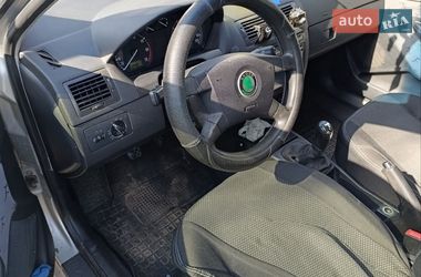 Седан Skoda Fabia 2002 в Днепре