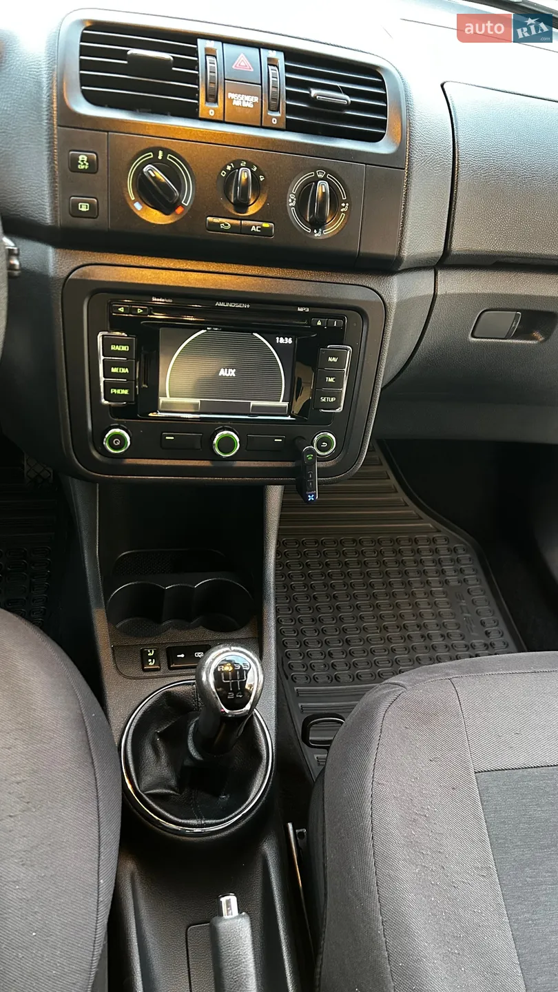 2012 Skoda Fabia - мініатюра 8