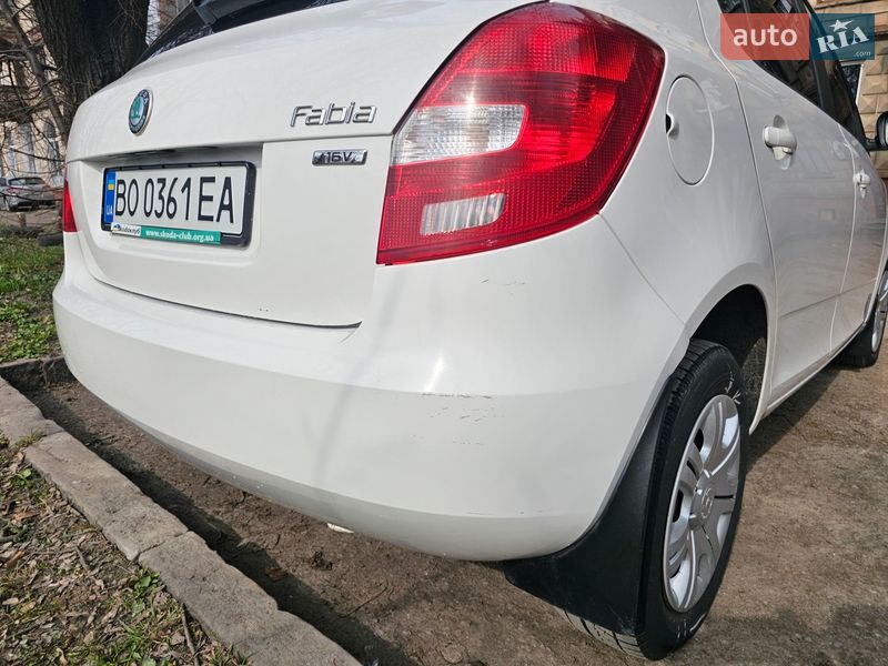 Хэтчбек Skoda Fabia 2011 в Тернополе