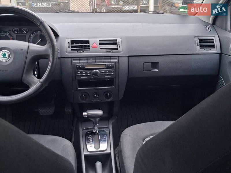 Хетчбек Skoda Fabia 2004 в Чернівцях