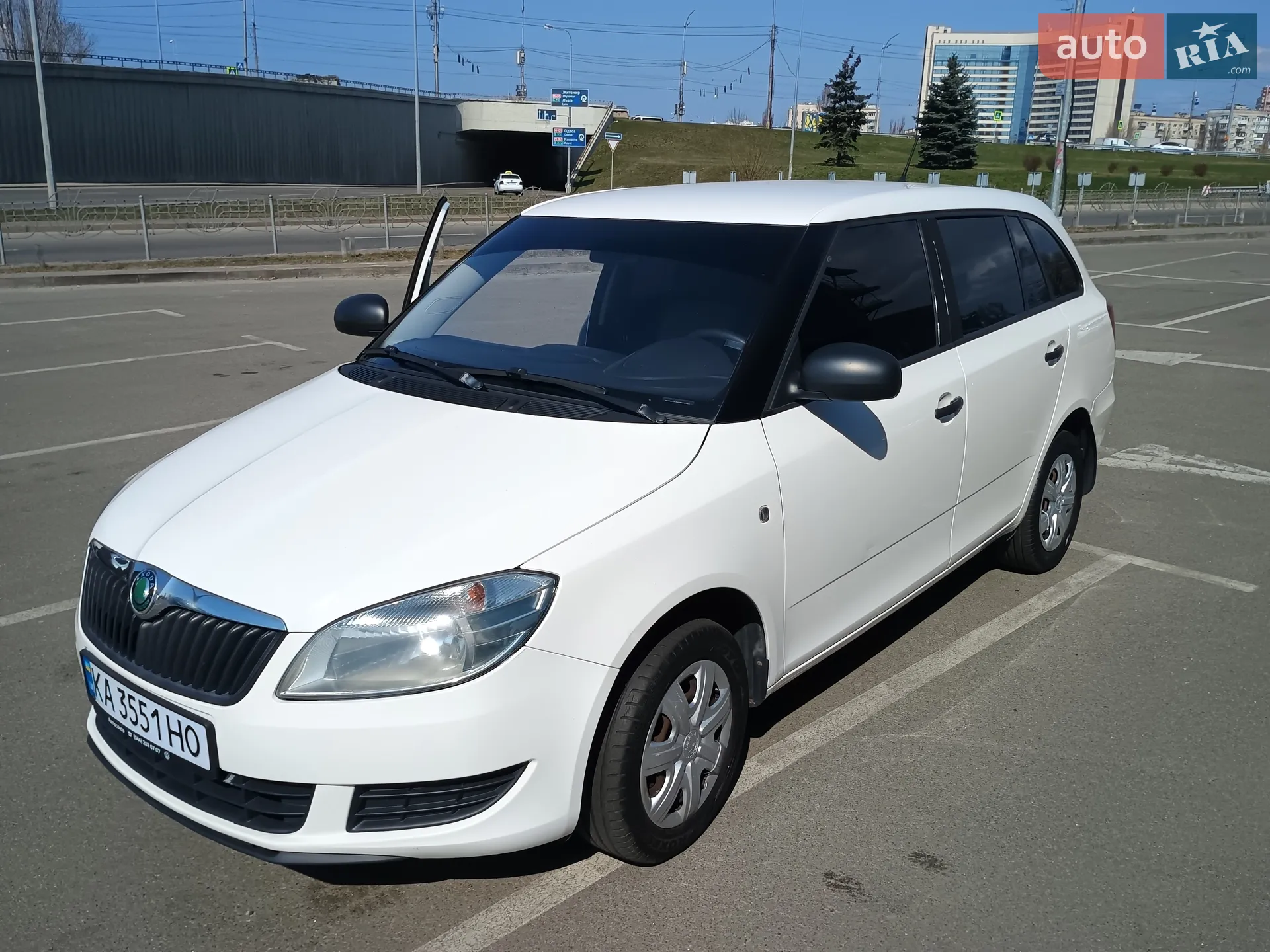 2012 Skoda Fabia - мініатюра 2