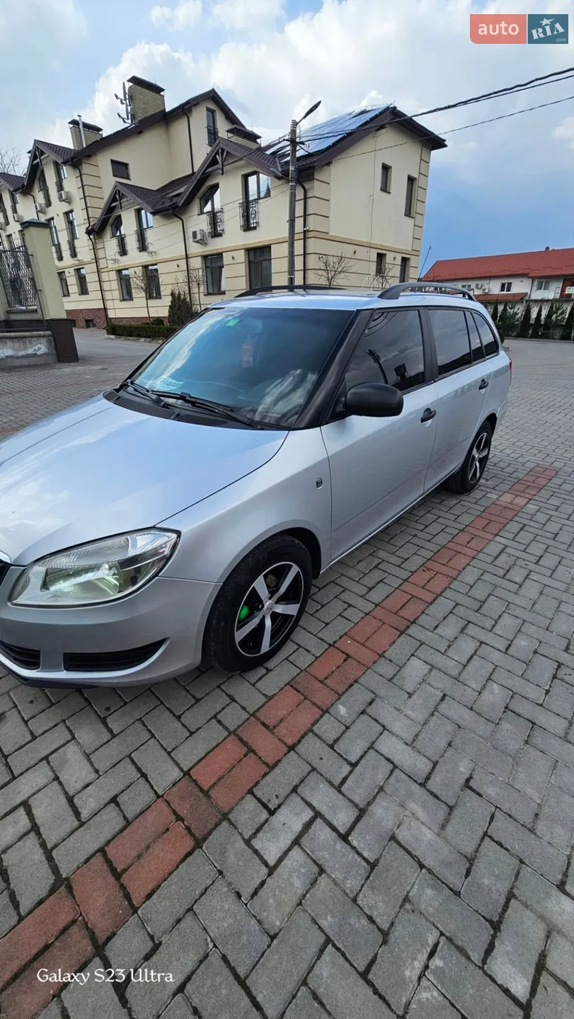 2010 Skoda Fabia - мініатюра 3