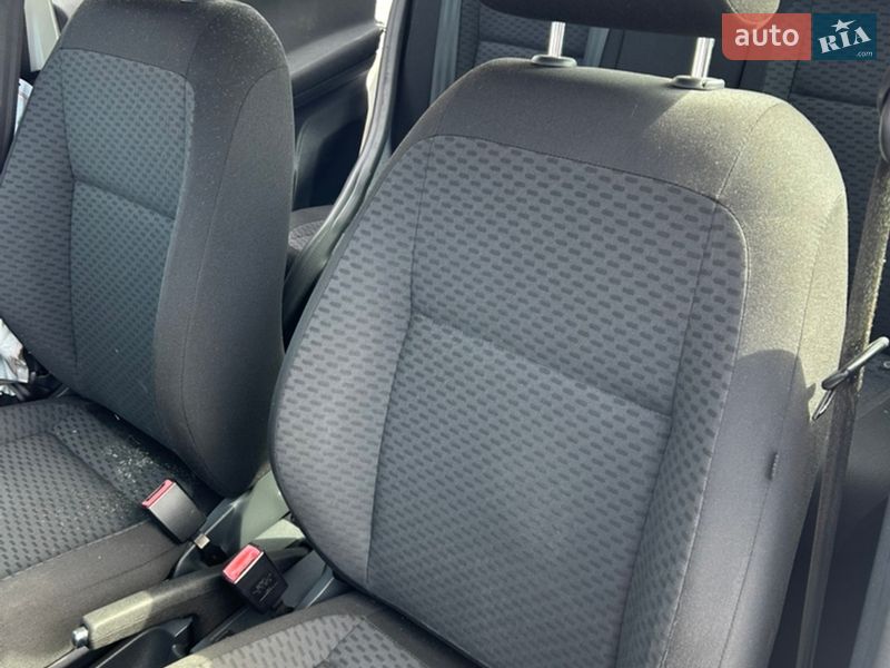 Хэтчбек Skoda Fabia 2015 в Луцке