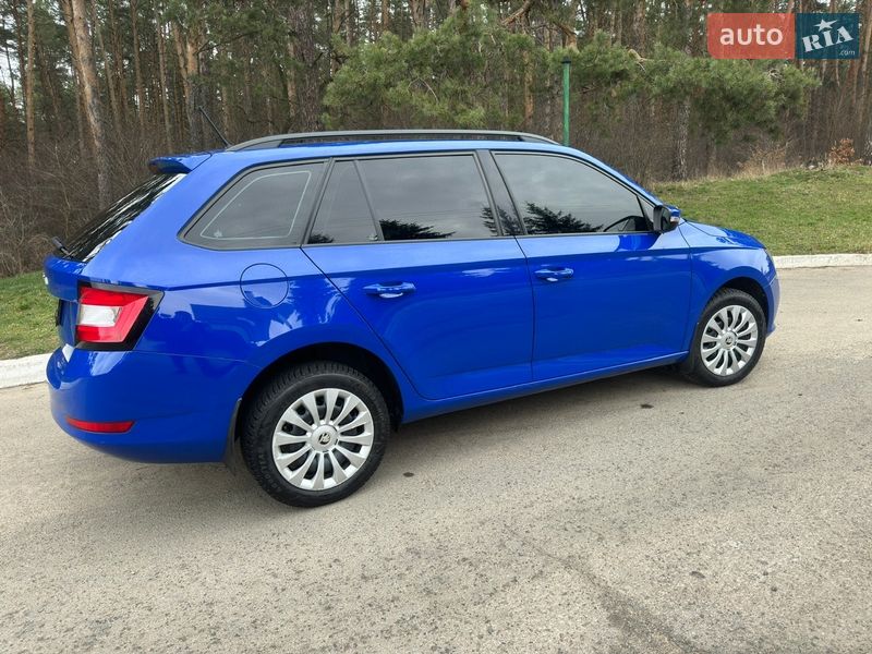 Универсал Skoda Fabia 2021 в Киеве