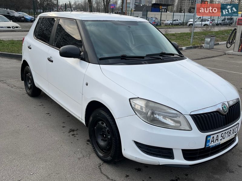 Хэтчбек Skoda Fabia 2011 в Киеве