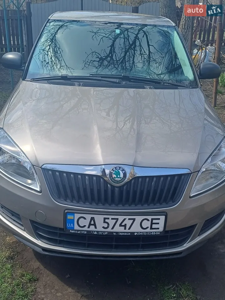 2011 Skoda Fabia - мініатюра 13
