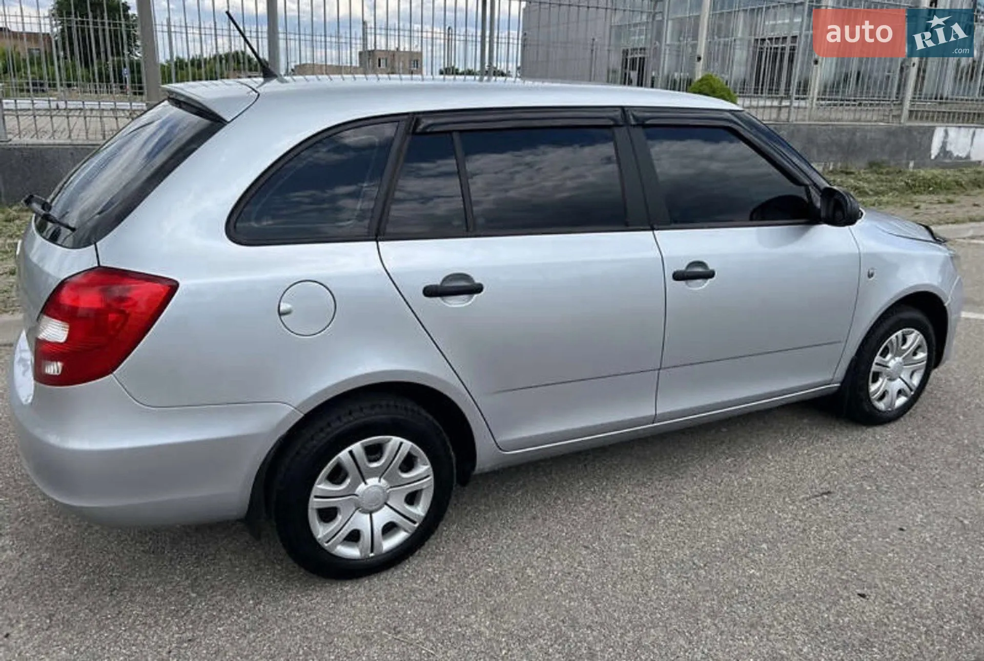 2012 Skoda Fabia - мініатюра 3