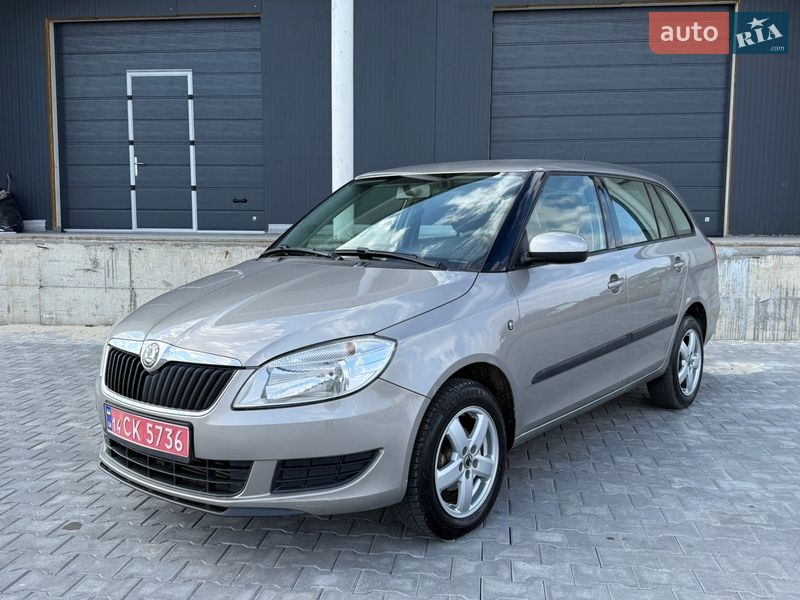 Універсал Skoda Fabia 2010 в Тернополі