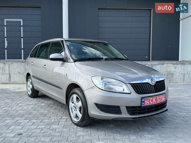 Універсал Skoda Fabia 2010 в Тернополі
