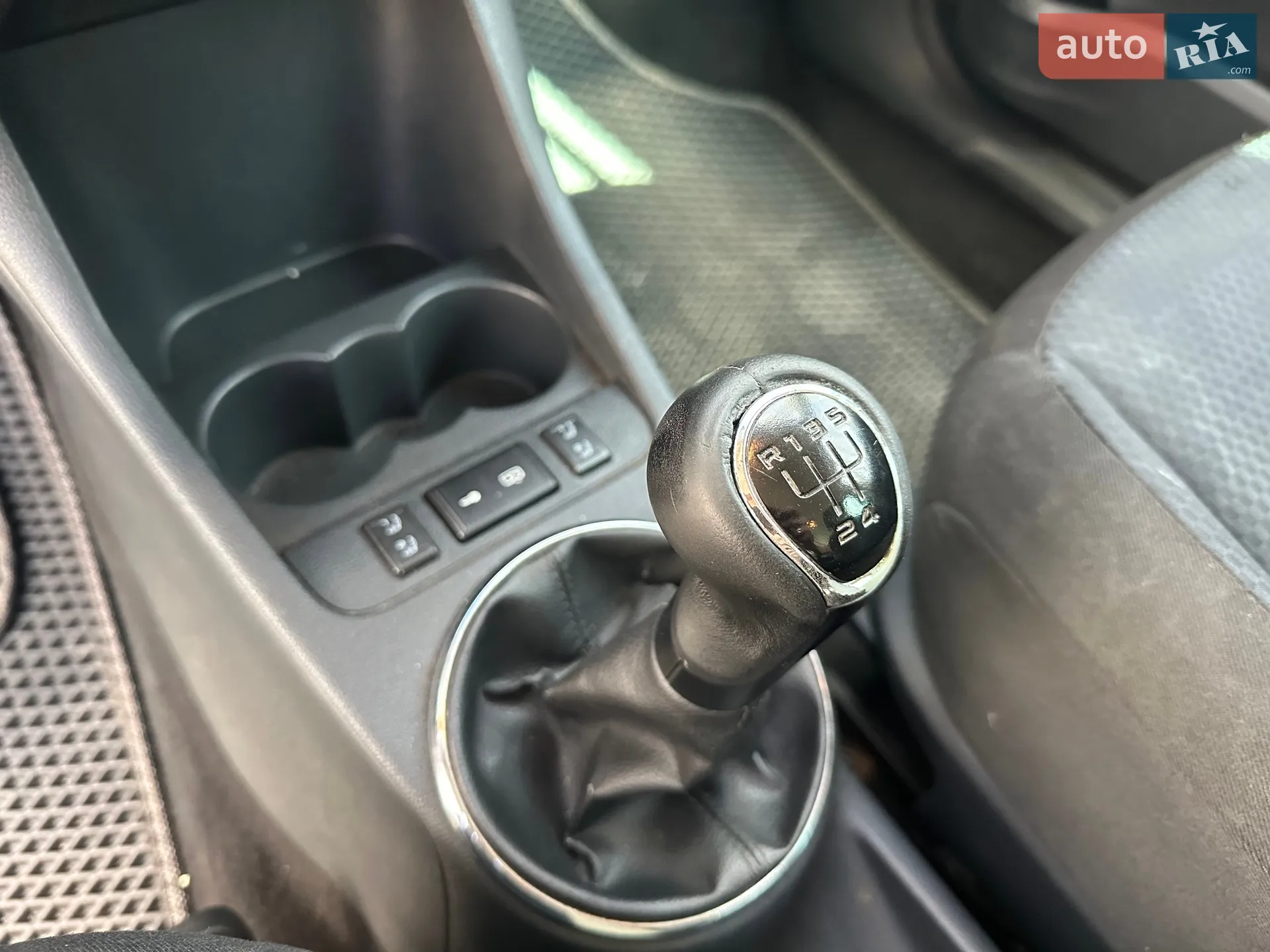 2012 Skoda Fabia - мініатюра 16