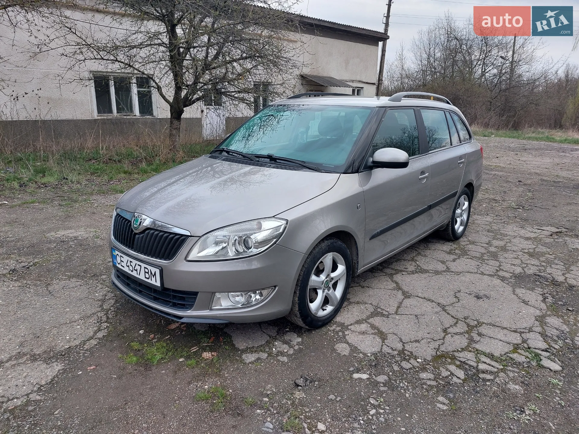 2010 Skoda Fabia - мініатюра 2