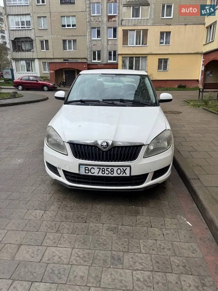 2012 Skoda Fabia - мініатюра 13