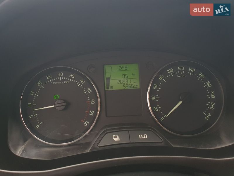 Универсал Skoda Fabia 2010 в Хусте