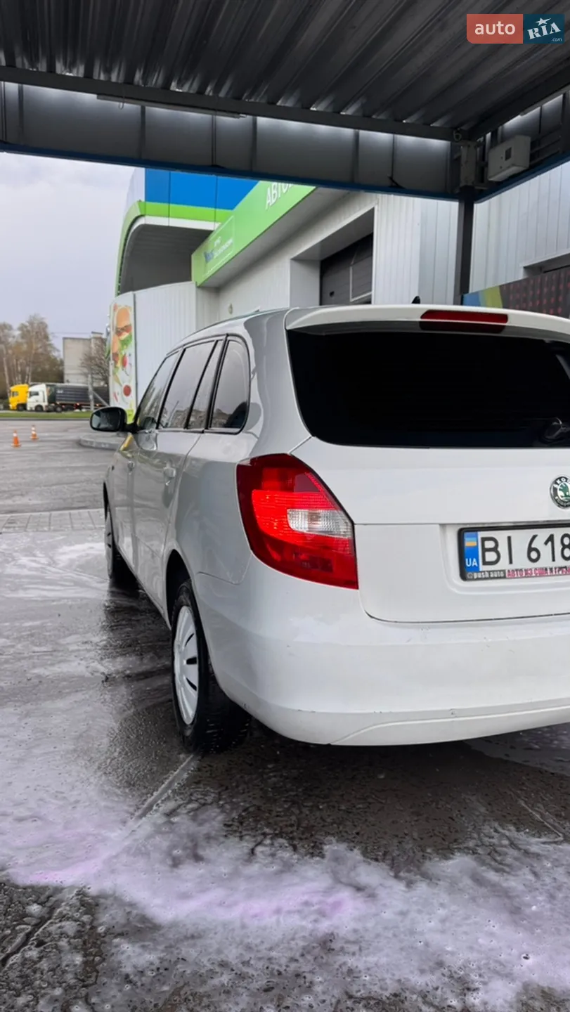 2012 Skoda Fabia - мініатюра 5