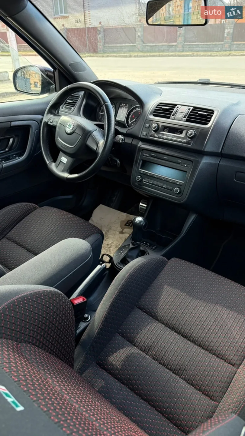 2011 Skoda Fabia - мініатюра 13