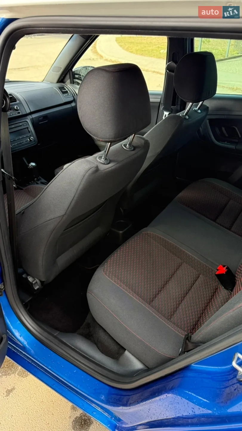2011 Skoda Fabia - мініатюра 16