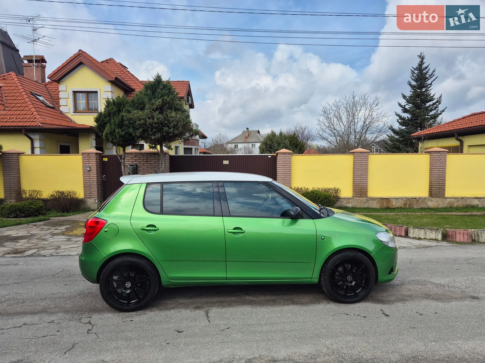 2011 Skoda Fabia - мініатюра 10