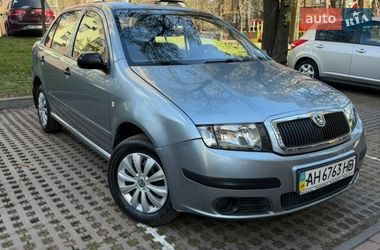 Седан Skoda Fabia 2004 в Києві