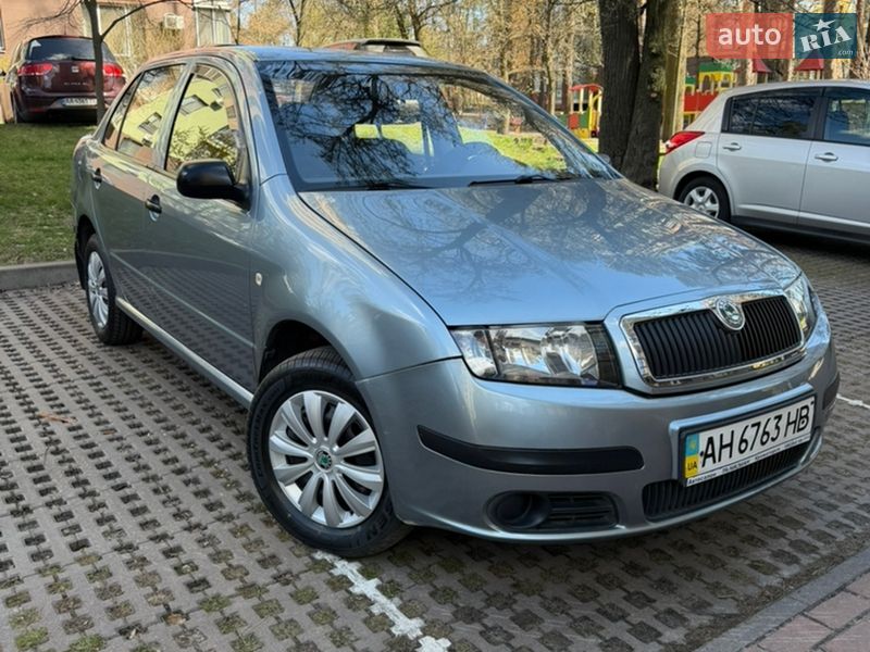 Седан Skoda Fabia 2004 в Києві