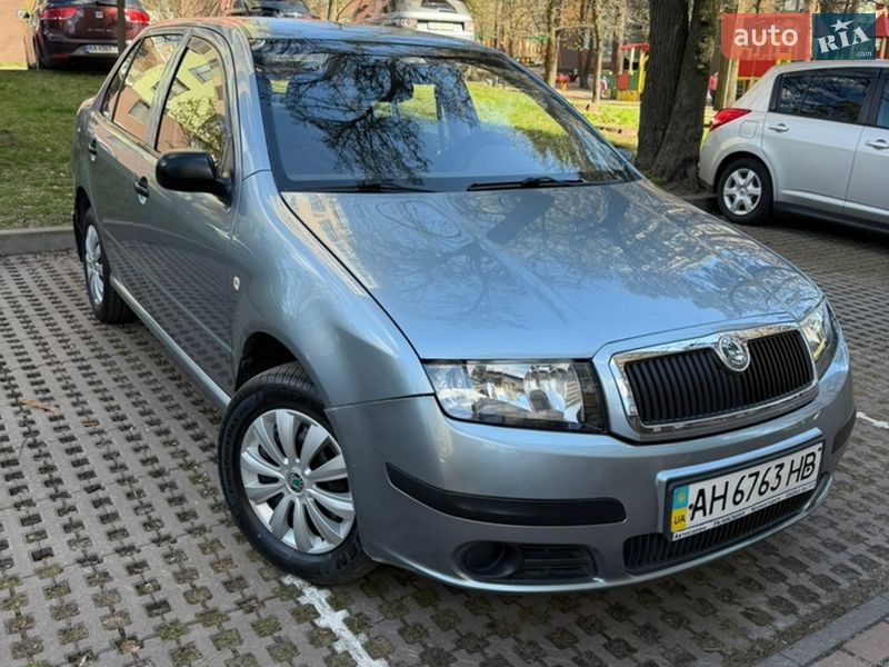 Седан Skoda Fabia 2004 в Києві