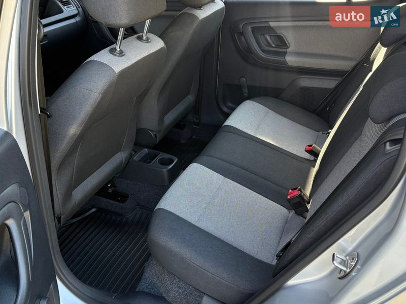 Хэтчбек Skoda Fabia 2014 в Киеве фото 11 Хэтчбек Skoda Fabia 2014 в Киеве