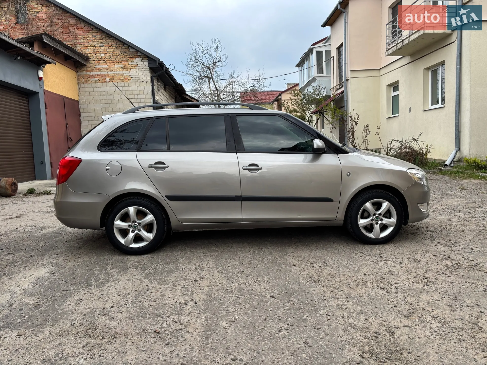 2010 Skoda Fabia - мініатюра 5