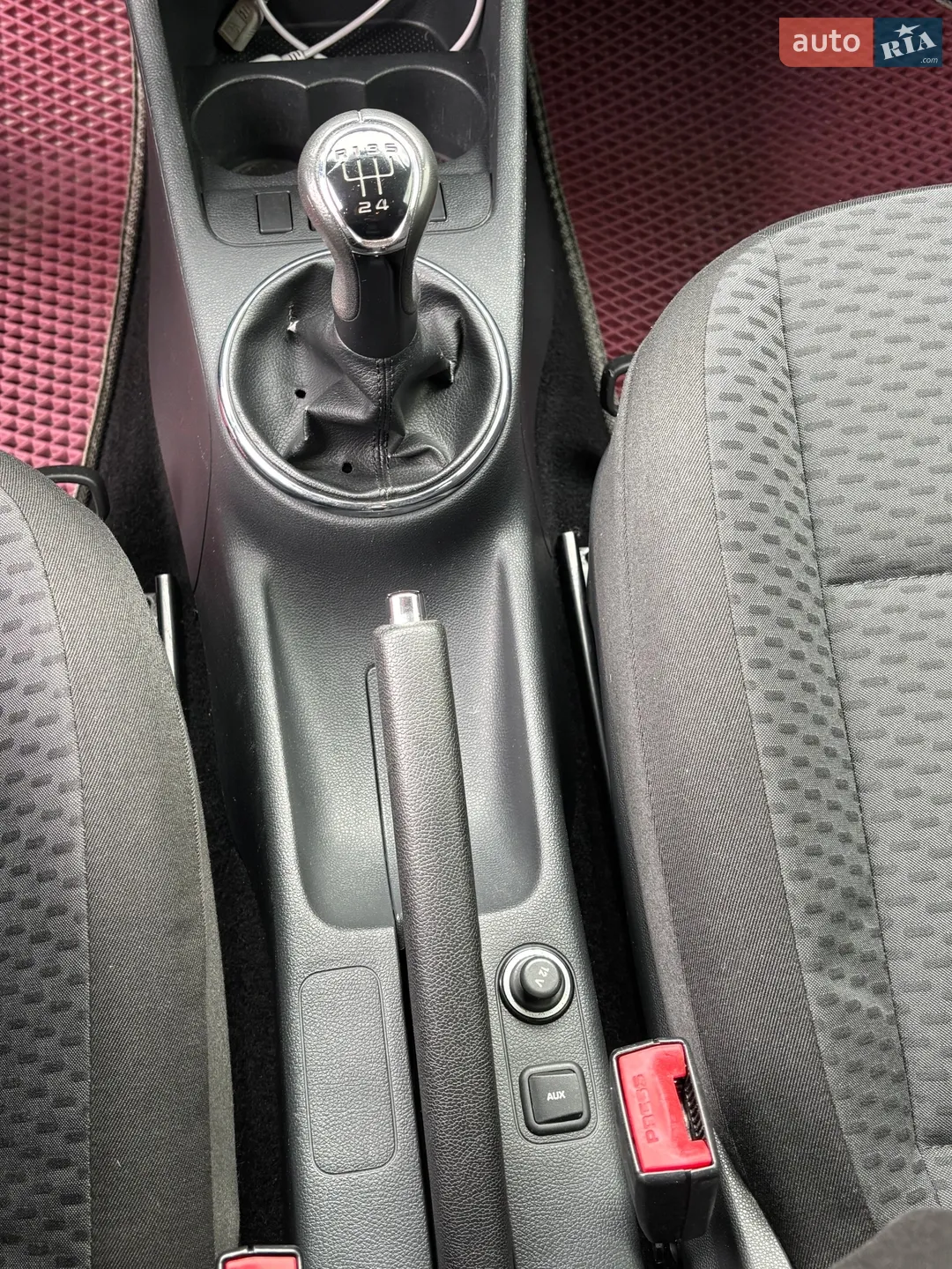 2010 Skoda Fabia - мініатюра 13