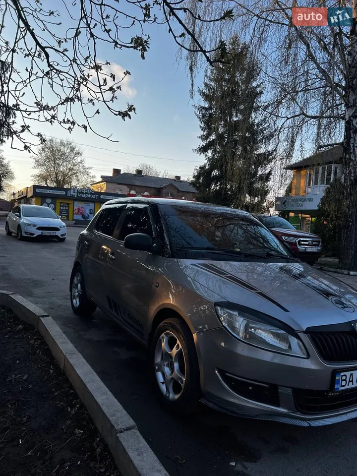 2010 Skoda Fabia - мініатюра 12